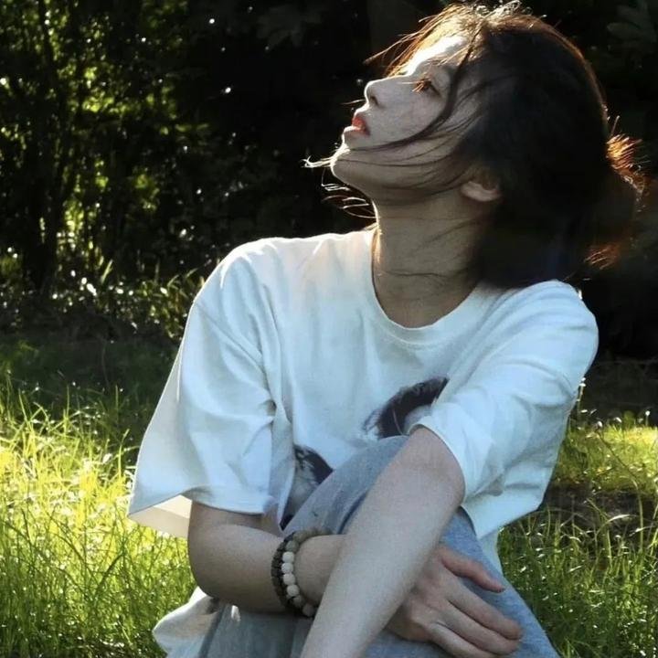 踏浪女人